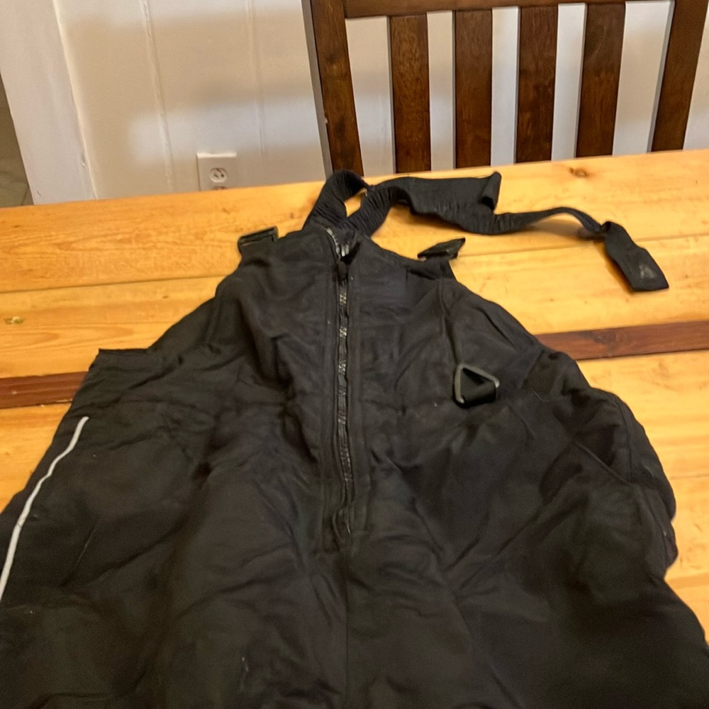 Brand new without tags snow pants outerwear boys size 10/12 black Canyon River
